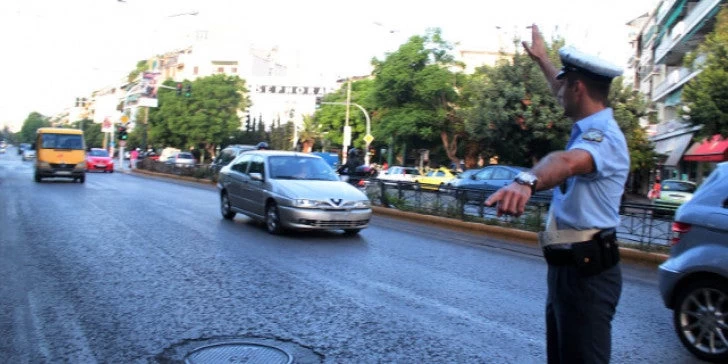 Τροχαία: Με αυτόν τον τρόπο σκανάρει αυτόματα τις πινακίδες των αυτοκινήτων μας!-Βίντεο